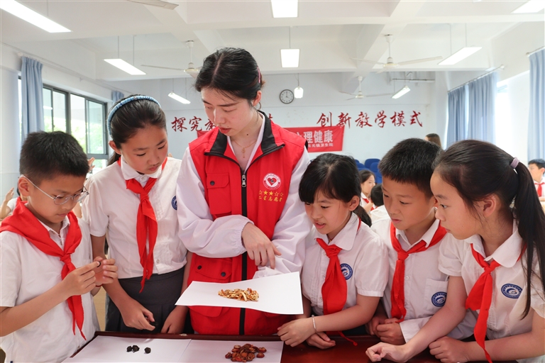 黄山日报：图片新闻