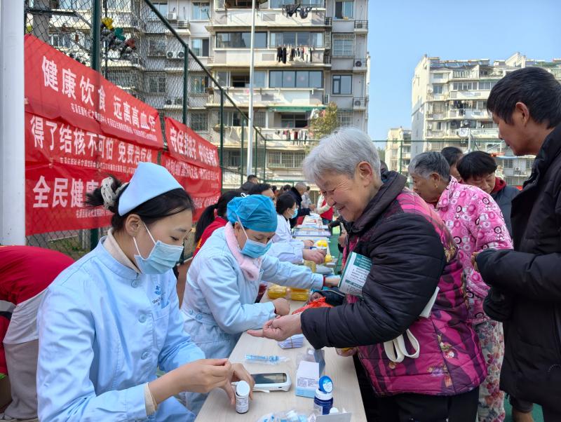 黎阳镇：春节不打烊，30项民生实事宣传忙