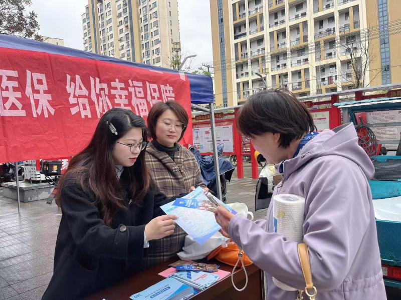 阳湖镇：多维度立体化宣传 推动30项民生实事深入人心